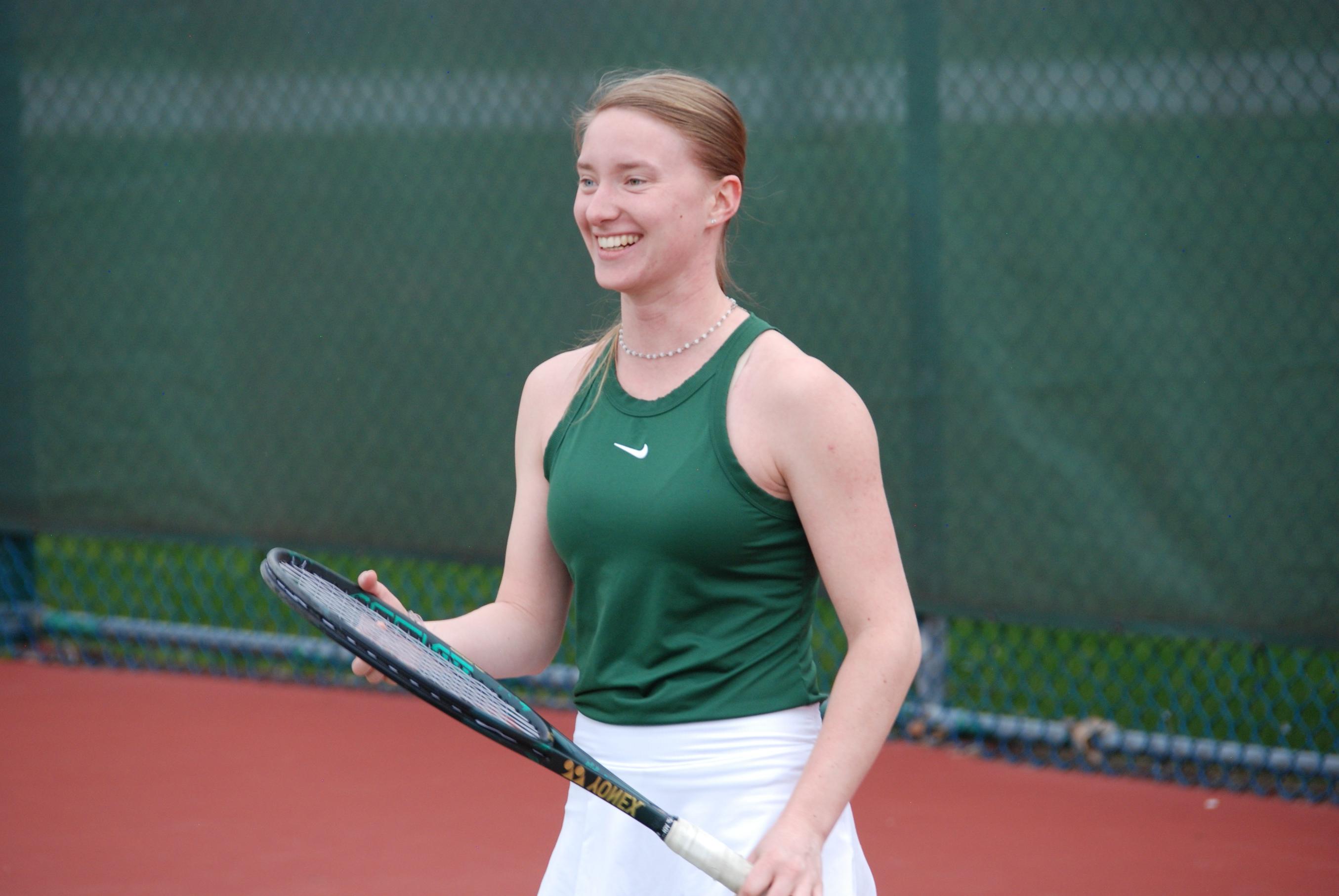 Katherine Almquist ’24, co-captain of 火博体育’s tennis team